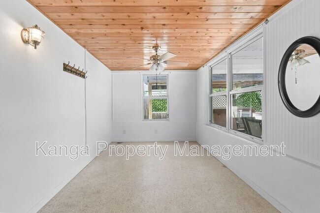 Building Photo - 244 Greymon Dr