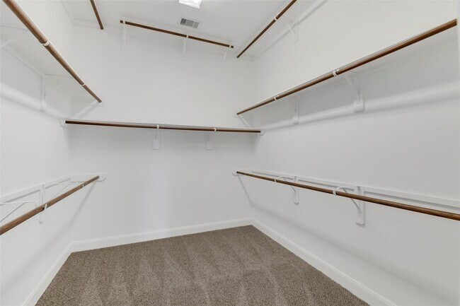 Building Photo - 17306 Legend Brook Ct