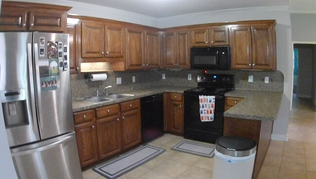 Building Photo - 708 Quiet Cove Cir