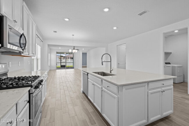 Building Photo - 260 Oaklawn Ct