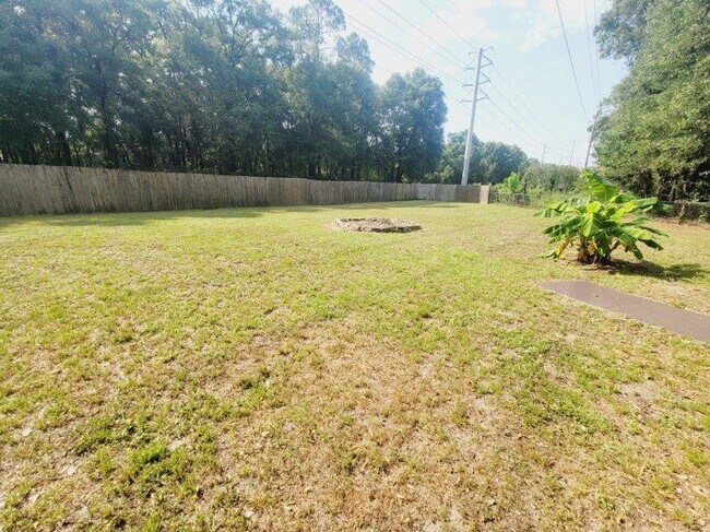 Building Photo - 5800 Japonica Ct