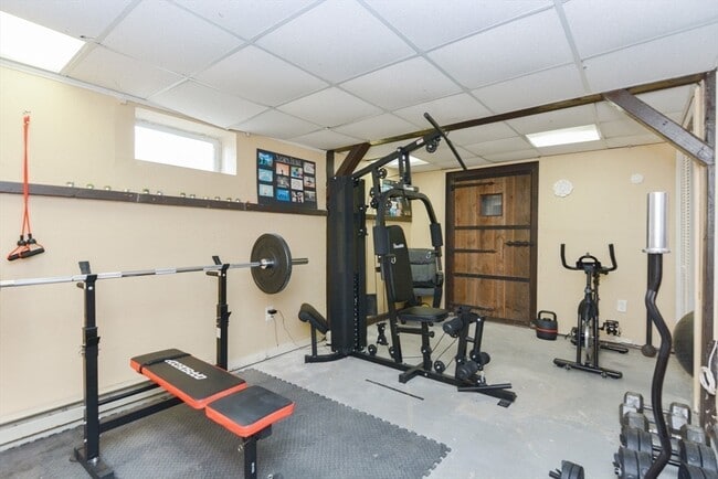 Building Photo - 8 Roberts Rd