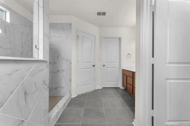 Building Photo - 412 Deer Crest Dr