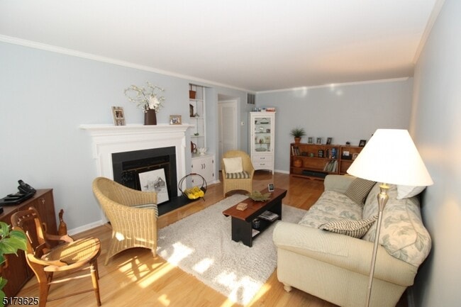 Building Photo - 11 Heritage Dr