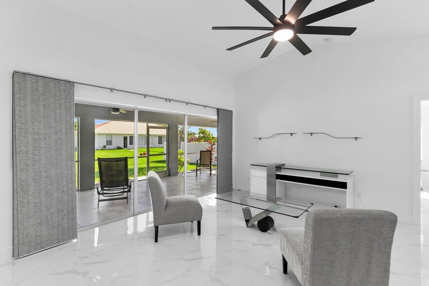 Building Photo - Coming in Sept ! Beautifully Furnished and  recently renovated home