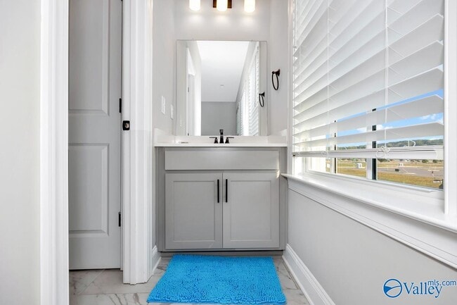 Building Photo - 200 St Louis St