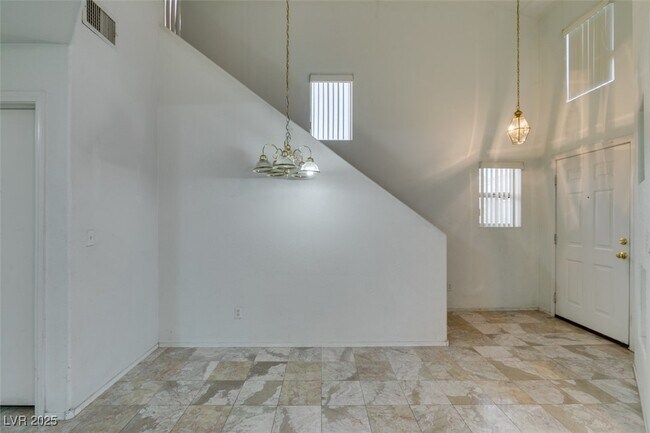 Building Photo - 48 Belle Essence Ave