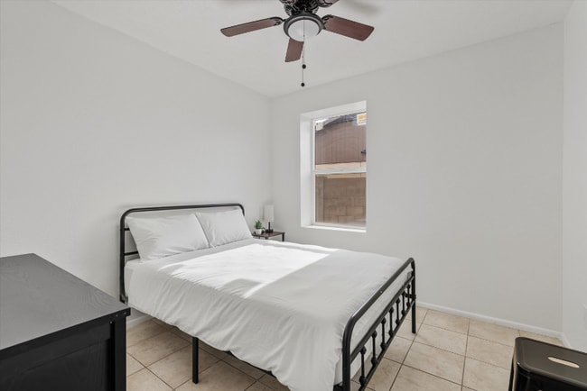 Building Photo - 9632 N 58th Ln