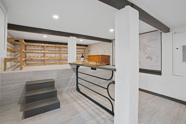 Building Photo - 2110 Travis Heights Blvd