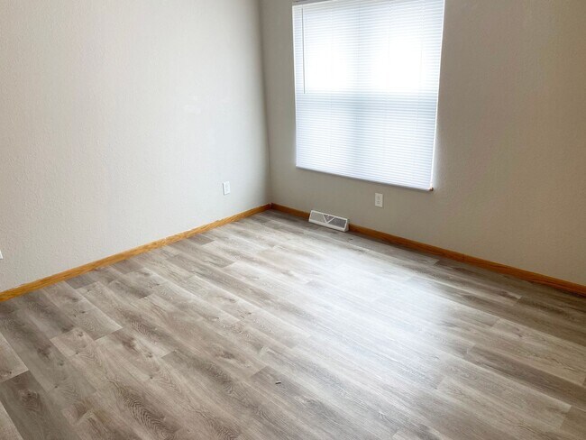 Building Photo - 1933-35 Northwestern Ave