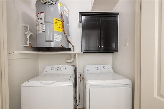 Building Photo - 1115 N Leverett Ave