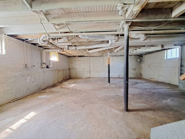 Building Photo - 341 N 42nd St