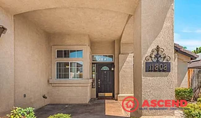 Building Photo - 4 Bedroom Home In Rosedale!!