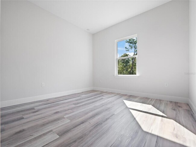 Building Photo - 560 Marion Oaks Golf Way