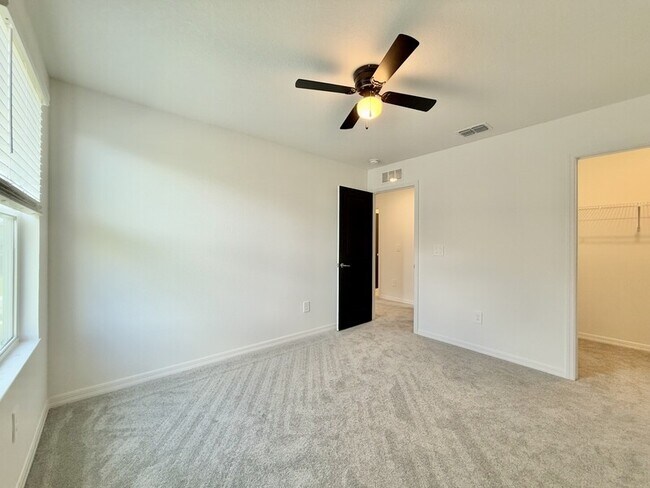 Building Photo - 3521 Great Pk Ct