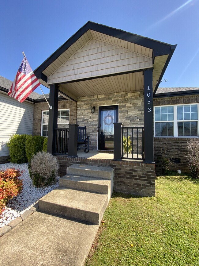 Building Photo - 1053 Castlerock Dr