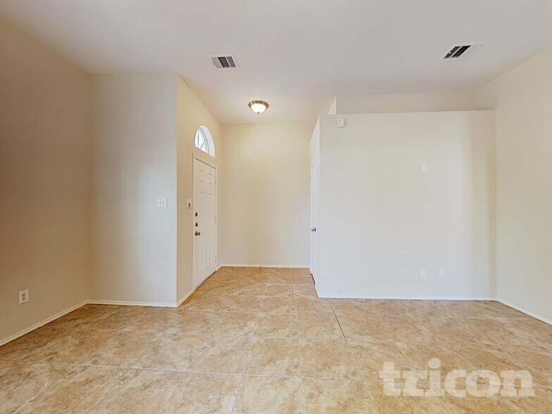 Building Photo - 413 Rustic Grove Ln