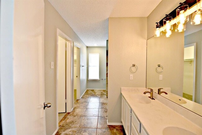 Building Photo - 13328 Black Canyon Dr