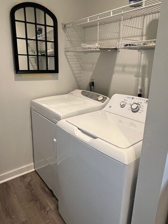 Building Photo - Unfurnished First Floor 3BR Condo in Sea P...