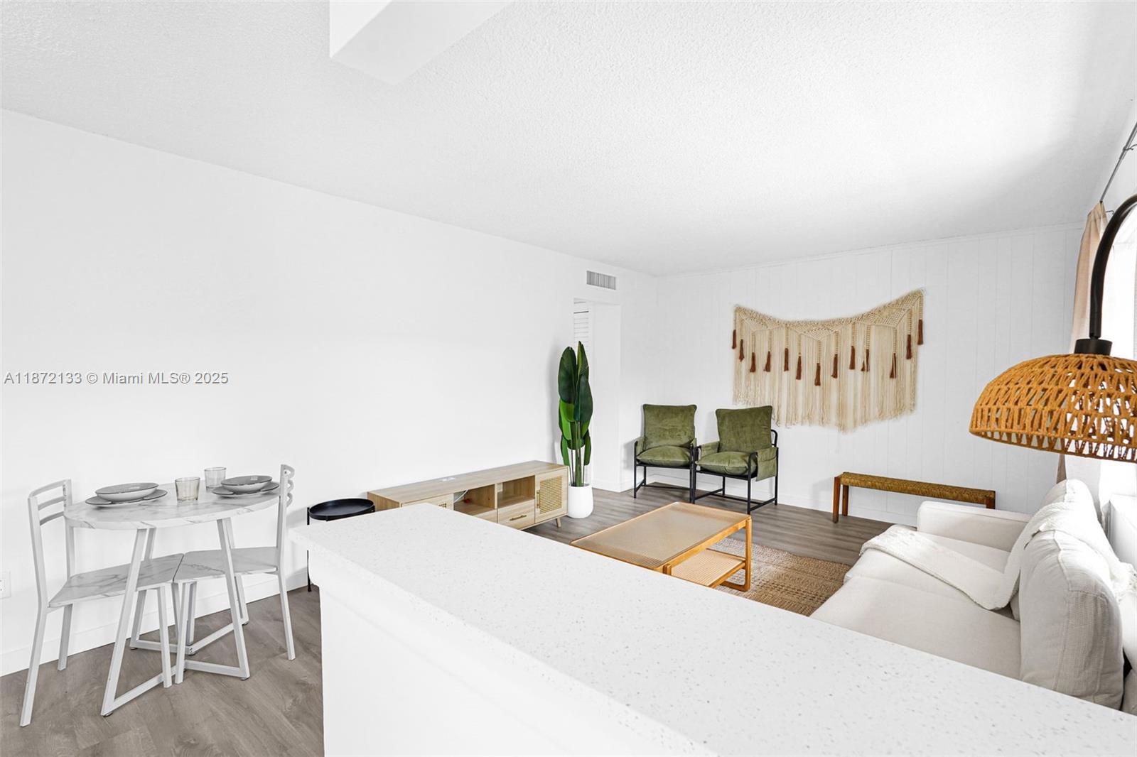 Building Photo - 13090 Griffing Blvd