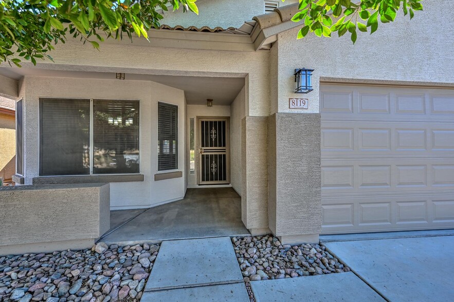 Front Patio - 8119 W Tonto Ln