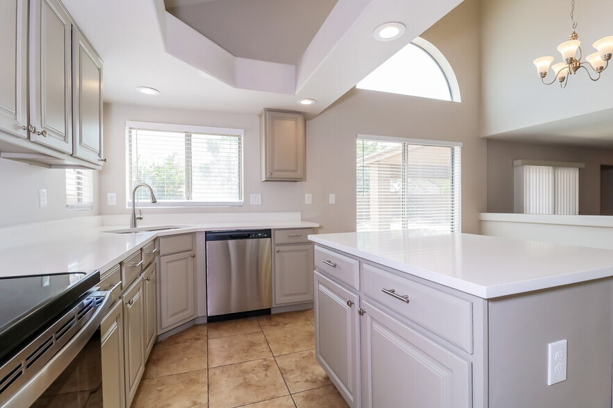Building Photo - 5003 W Pedro Ln
