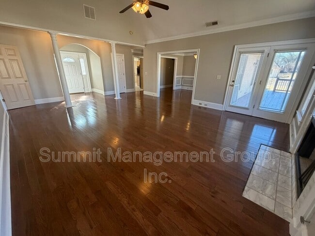 Building Photo - 2405 Twin Creek Ct SW