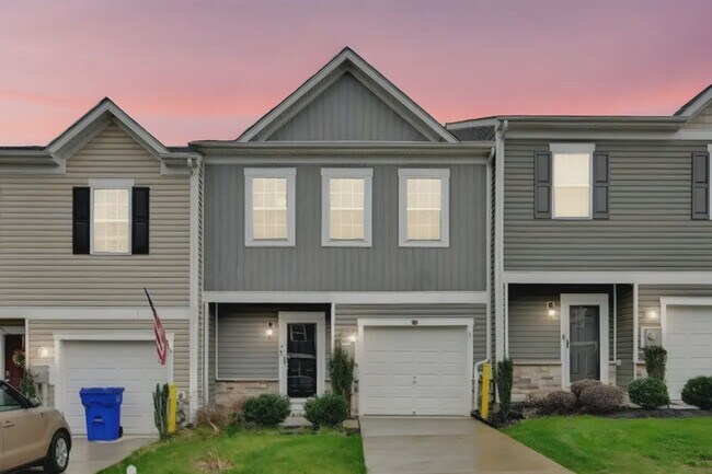 Building Photo - 130 Maple Run Dr