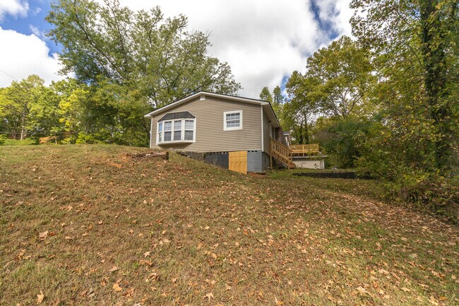 Building Photo - 770 Mahoney Rd