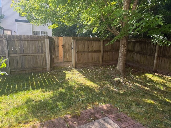 Building Photo - Upgraded 3 Bedroom Townhome North Chesterfield