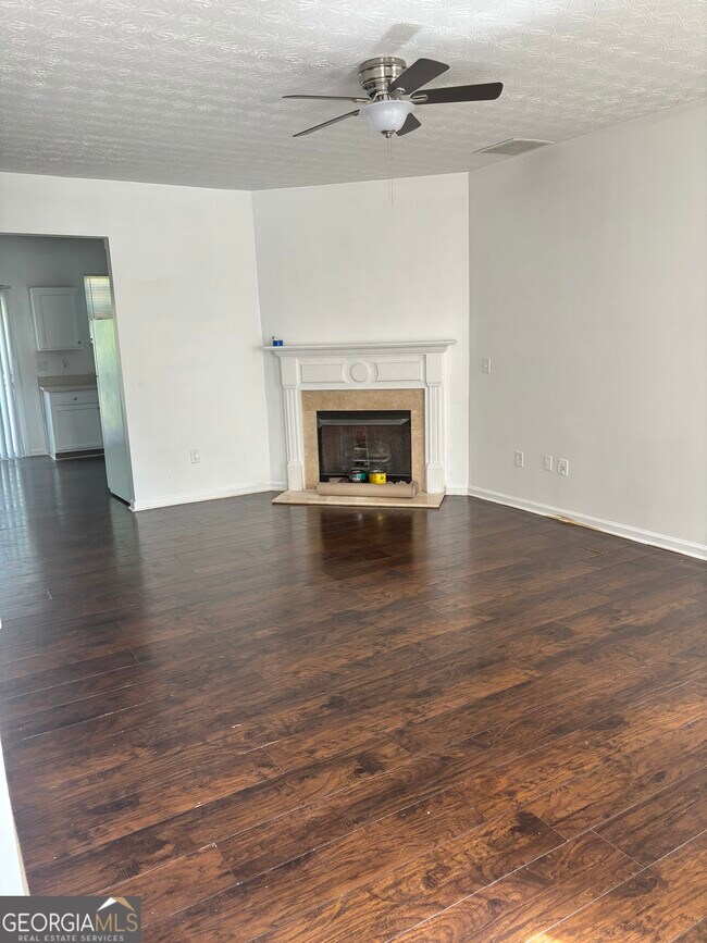 Building Photo - 3859 Shenfield Dr