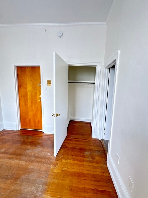 Building Photo - 408 W Chelten Ave
