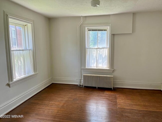 Building Photo - 336 Hastings St