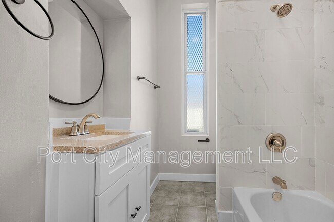 Building Photo - 2121 St Paul St