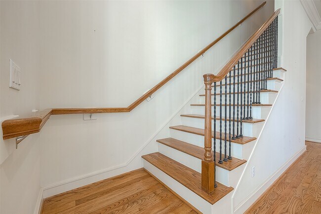Building Photo - 1804 Haddon St