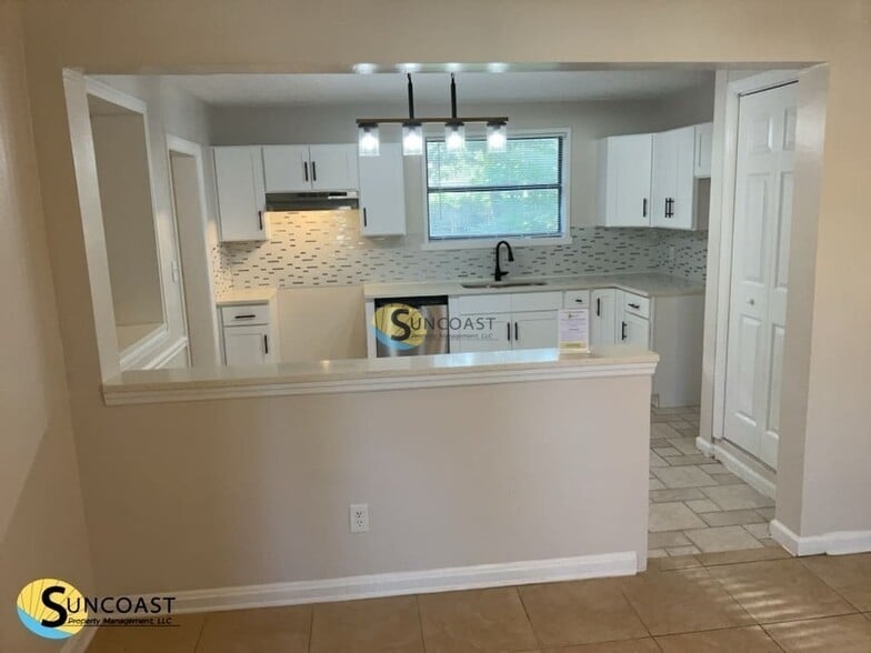 Building Photo - 3721 Colebrooke Dr