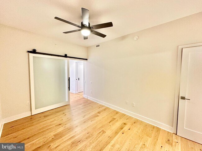 Building Photo - 1211 Van St SE