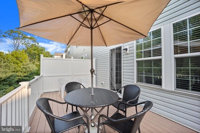 Building Photo - 1738 Beacon Ln