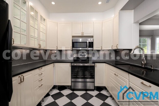 Building Photo - 1934 Hackberry Ct