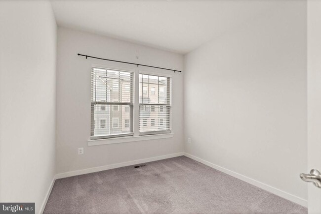Building Photo - 1109 Madeira Terrace SE