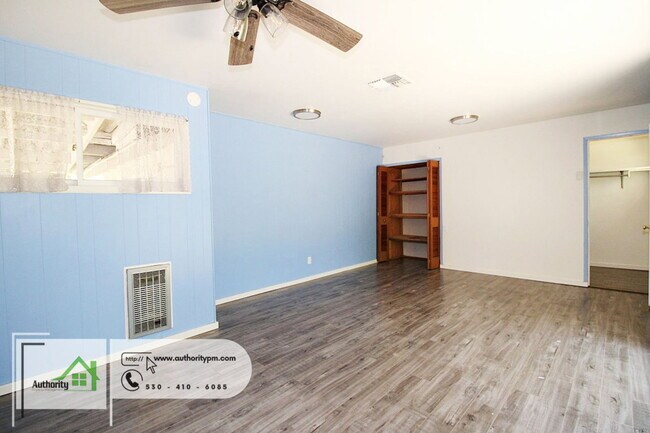 Building Photo - 686 Coronado St