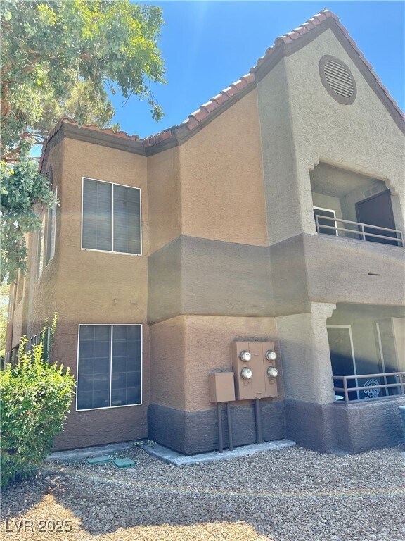 Building Photo - 2200 S Fort Apache Rd