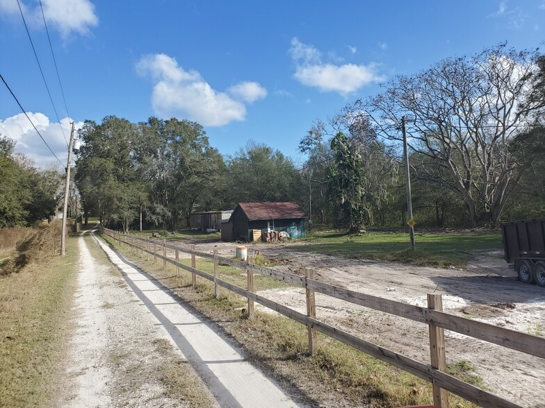 Building Photo - 2608 20 Mile Level Rd