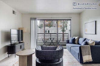 Building Photo - 10983 Bluffside Dr