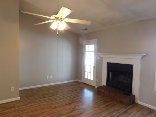 Building Photo - Nice Duplex in Havelock