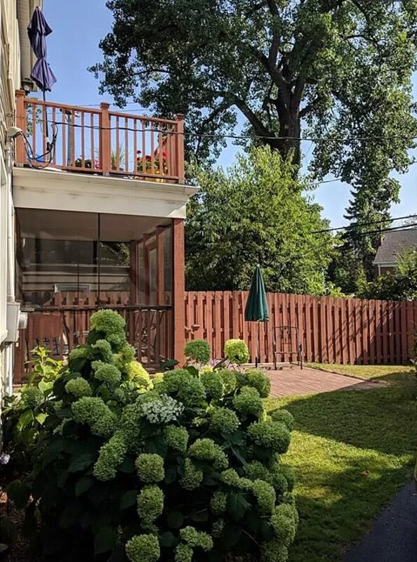 Building Photo - 3601 Glencairn Rd