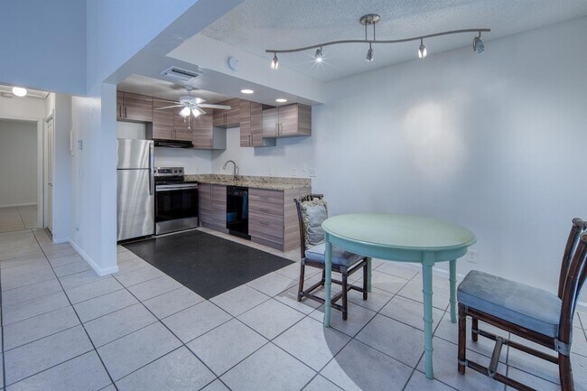 Building Photo - 809 N Federal Hwy