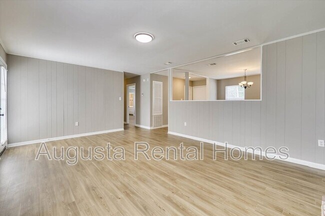 Building Photo - 3606 Cameron Dr