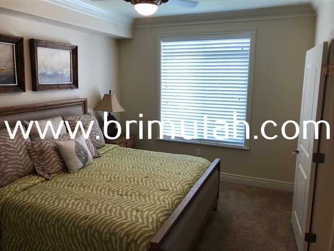 Building Photo - 3944 S 900 E