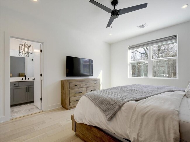 Building Photo - 1411 Cometa St